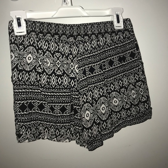 Pattern shorts - Picture 2 of 2